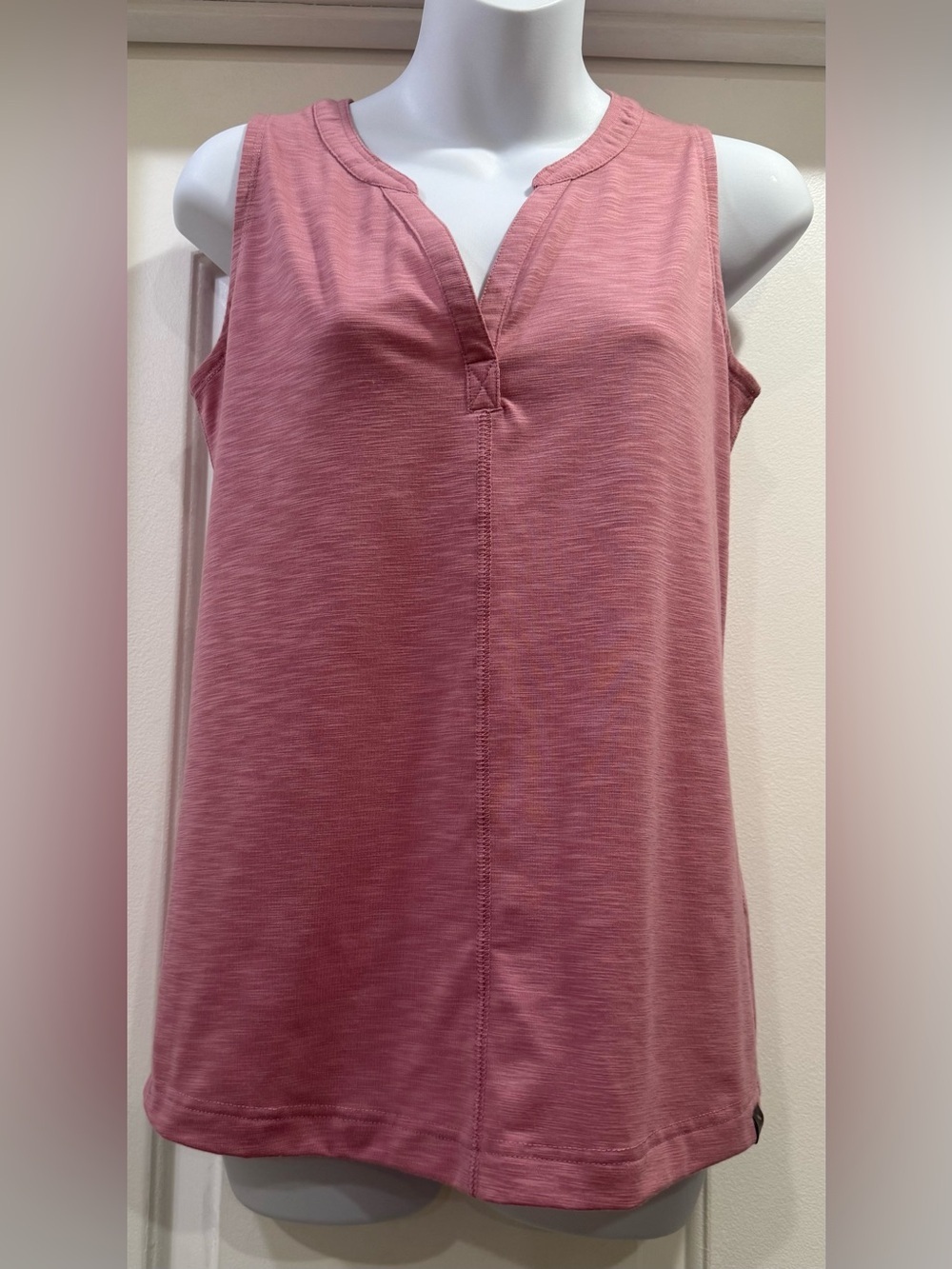 L.L. Bean Sleeveless V-Neck Tank Top Blouse Size XS